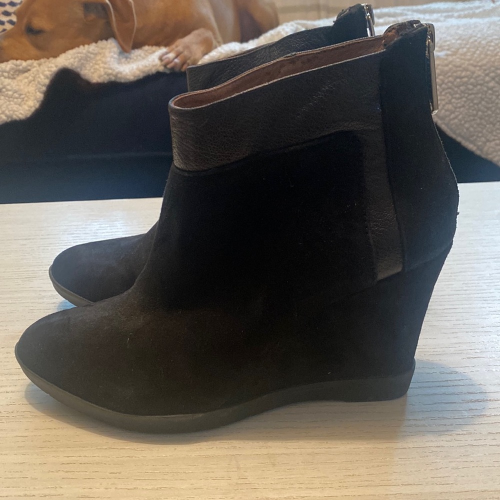 Donald J Pliner Black Booties 7.5